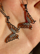 Load image into Gallery viewer, Silver Fluter Necklace