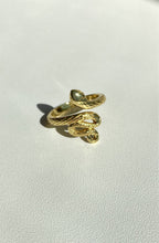 Load image into Gallery viewer, Serpent Ring