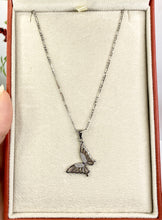 Load image into Gallery viewer, Silver Fluter Necklace
